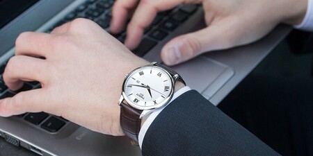 6 NEJ: Společenské hodinky (do 10 000 Kč)